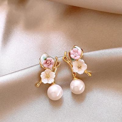 Dripping Oil Flower Pearl Pendant Earrings Light Luxury Fashion Versatile Stud Earrings Temperament Advanced Sense Exquisite Earrings Women