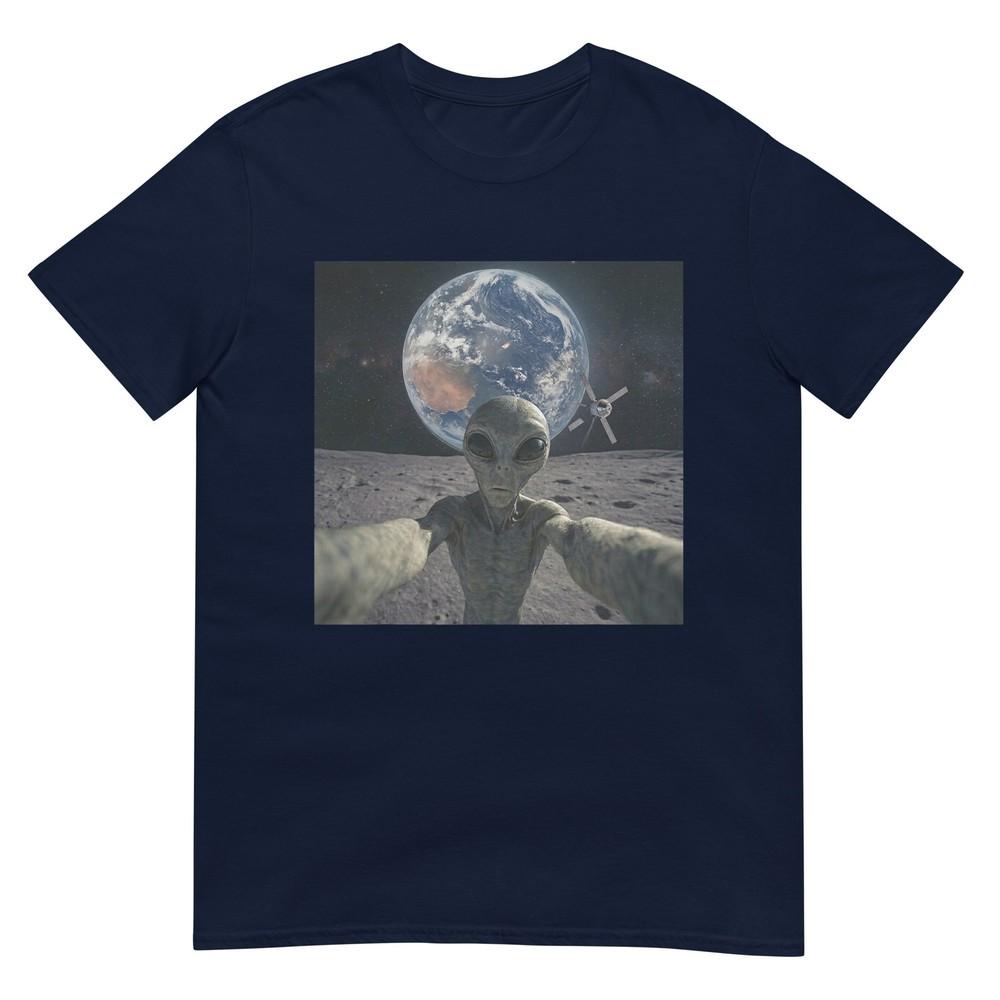 Alien Selfie From The Moon Funny Back To The Moon 2026 TShirt S