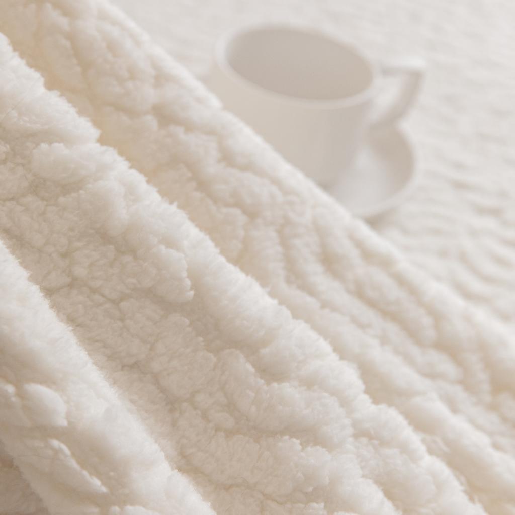 Soft Creamy Sofa Cover Heavy Furry Leisure Blanket  New Arrival for Living Room Couch Cover Sofa Towel