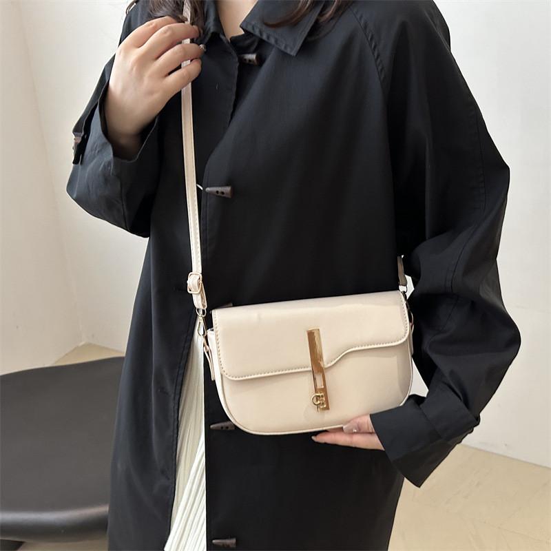 Chic Minimalist Saddle Bag For Women Stylish 2024 Trendy Shoulder Crossbody Handbag