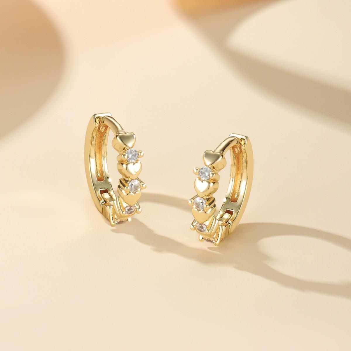 Cross-border Explosions Love Small Ear Buckle Earrings Women s Geometric Copper Gold Plated Diamond Elegant Internet Ear