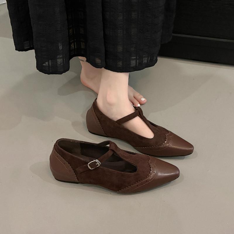 2025 Women's Pointed Toe with Buckle Elegant Sandals Sexy Buckle Shoes  Carving British Style T-strap Slip-on Flats Retro