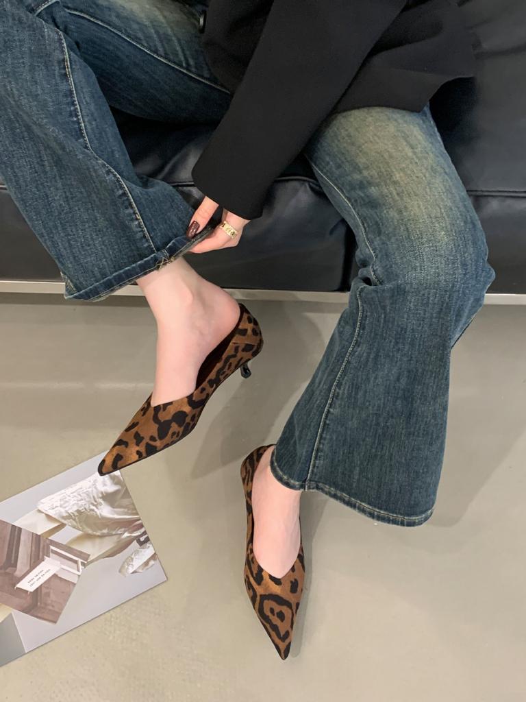 2025 new French niche thin heel low heel light mouth single shoes fashionable versatile simple single shoes