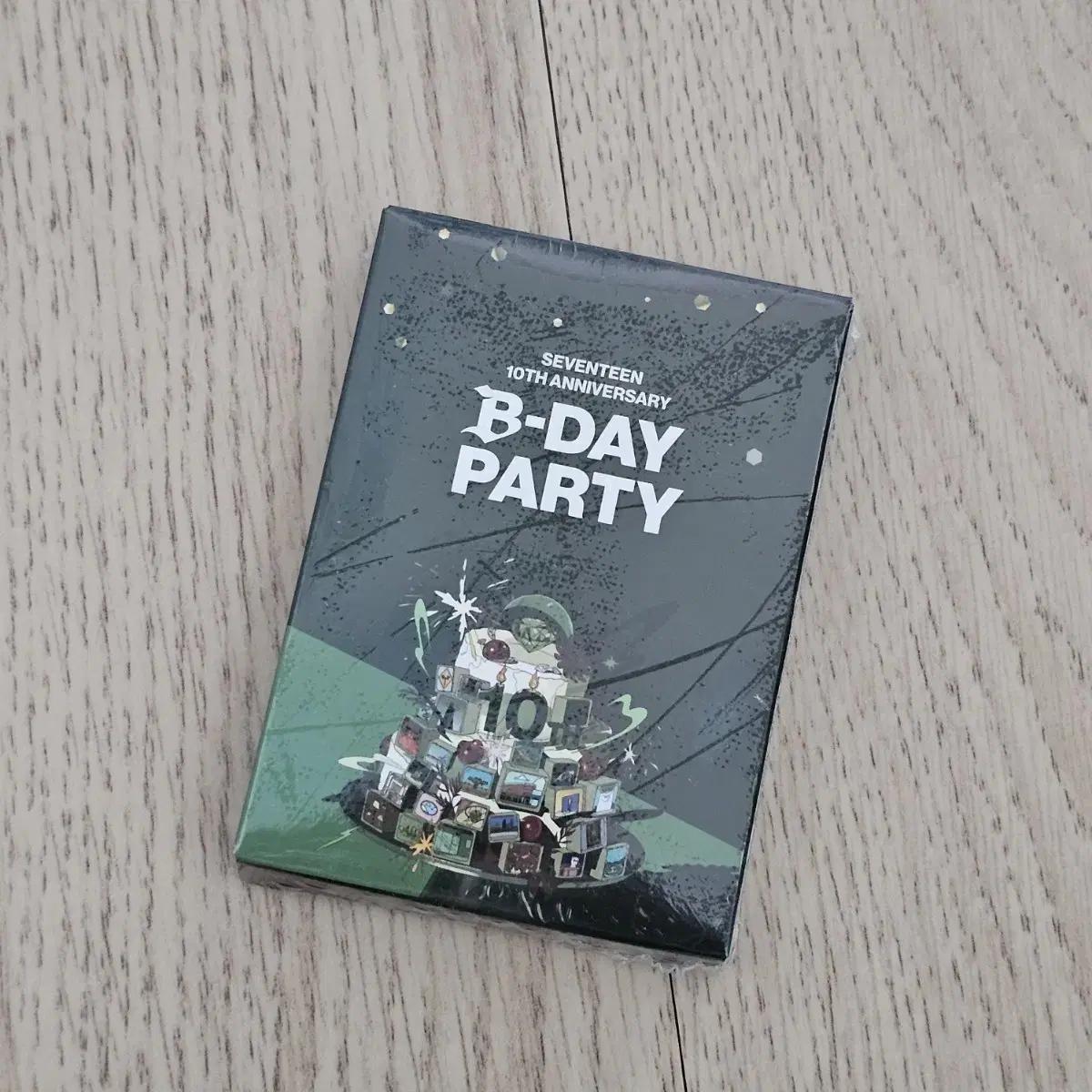 

Seventeen 10th Anniversary Submarine Bridge Photo Card