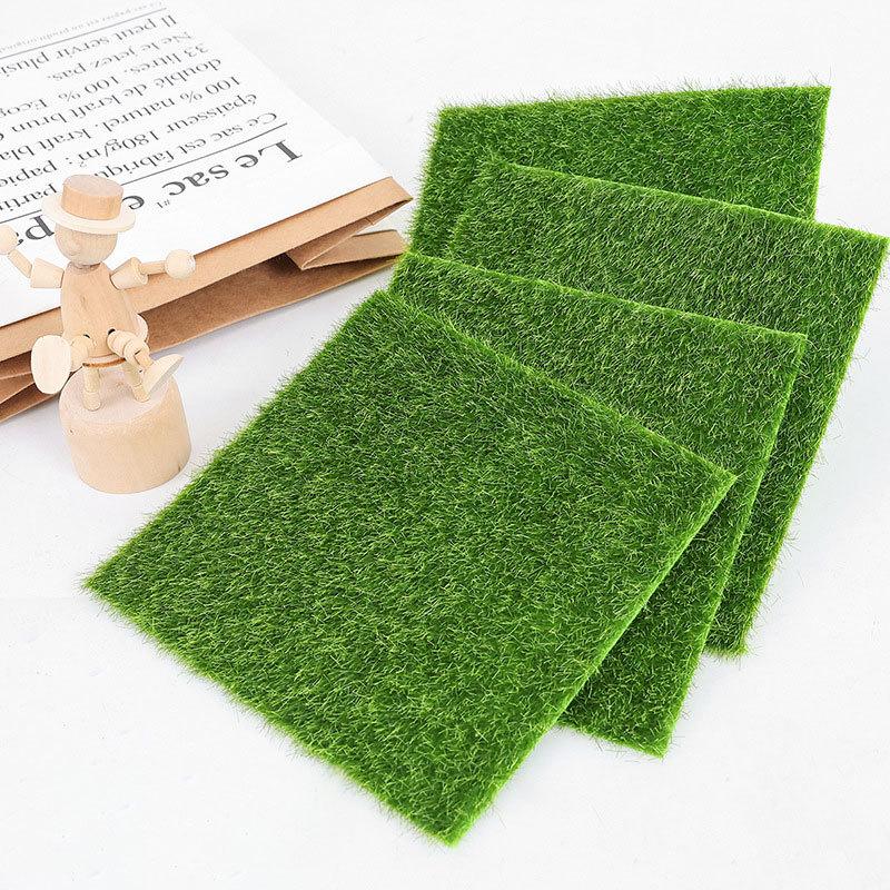 Mini Artificial Lawn Grass Green Fake Lawns Turf Carpets Miniatures DIY for Garden Outdoor Fake Green Square Grass Mat Decor 2PC