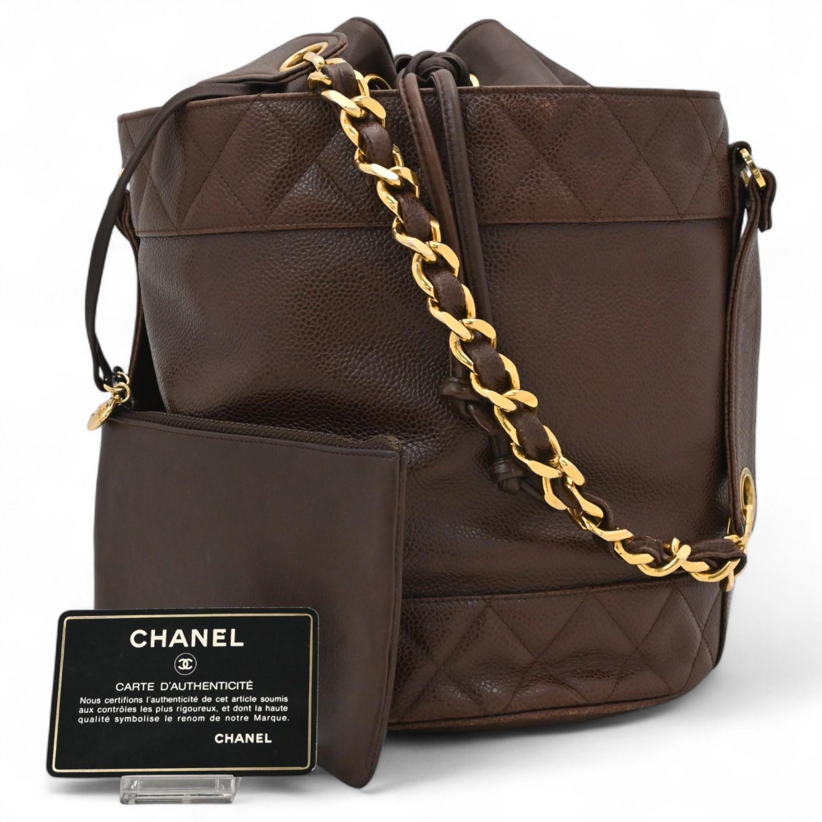 

Auth CHANEL Matelasse Drawstring Shoulder Bag Caviar Skin ch88179gr