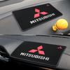 PVC Auto Armaturenbrett Anti-Rutsch-Matte Handyhalterung Anti-Rutsch-Matte Klebepads Für Lancer 9 10 Outlander Pajero Asx L200 Colt