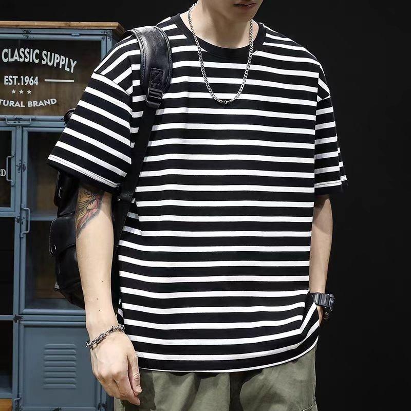 T-shirt a maniche corte a righe estiva con scollo rotondo, alla moda americana, nuova, ampia, casual, mezza maglietta a maniche corte da uomo
