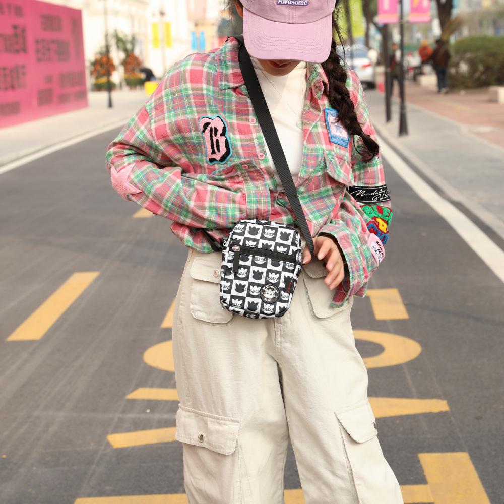 Versatile Vertical Mobile Phone Bag Premium Nylon Messenger Bag Mini Small Bag Sale