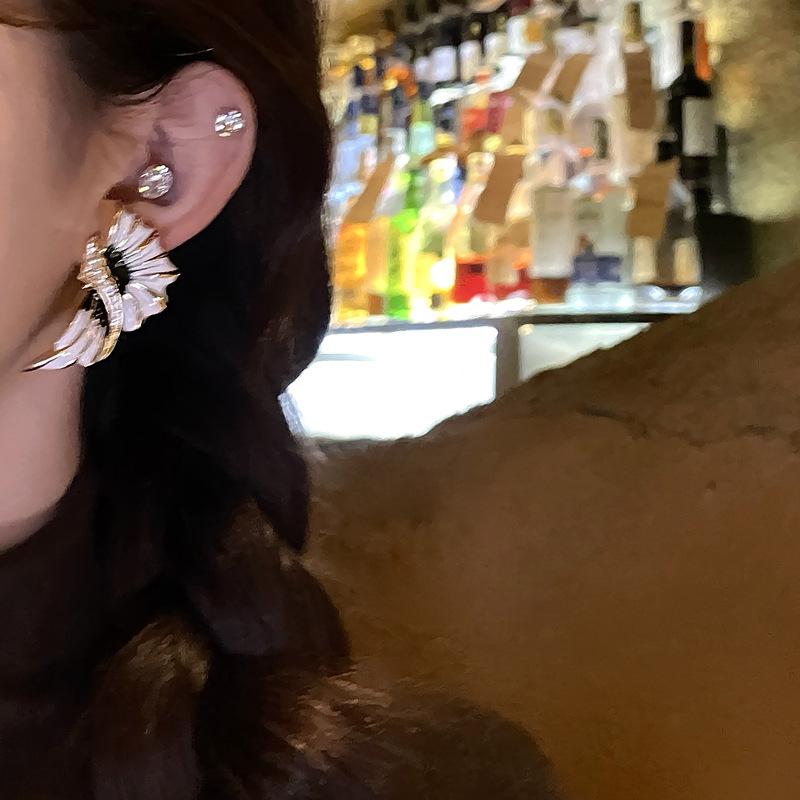 Silver needle zir*****il drop wing stud earrings niche exaggerated design earrings personalized earrings women