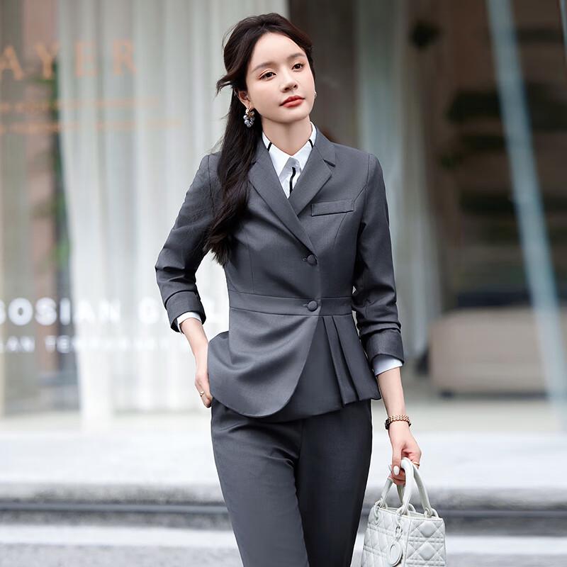 Set de costume formale profesionale pentru femei