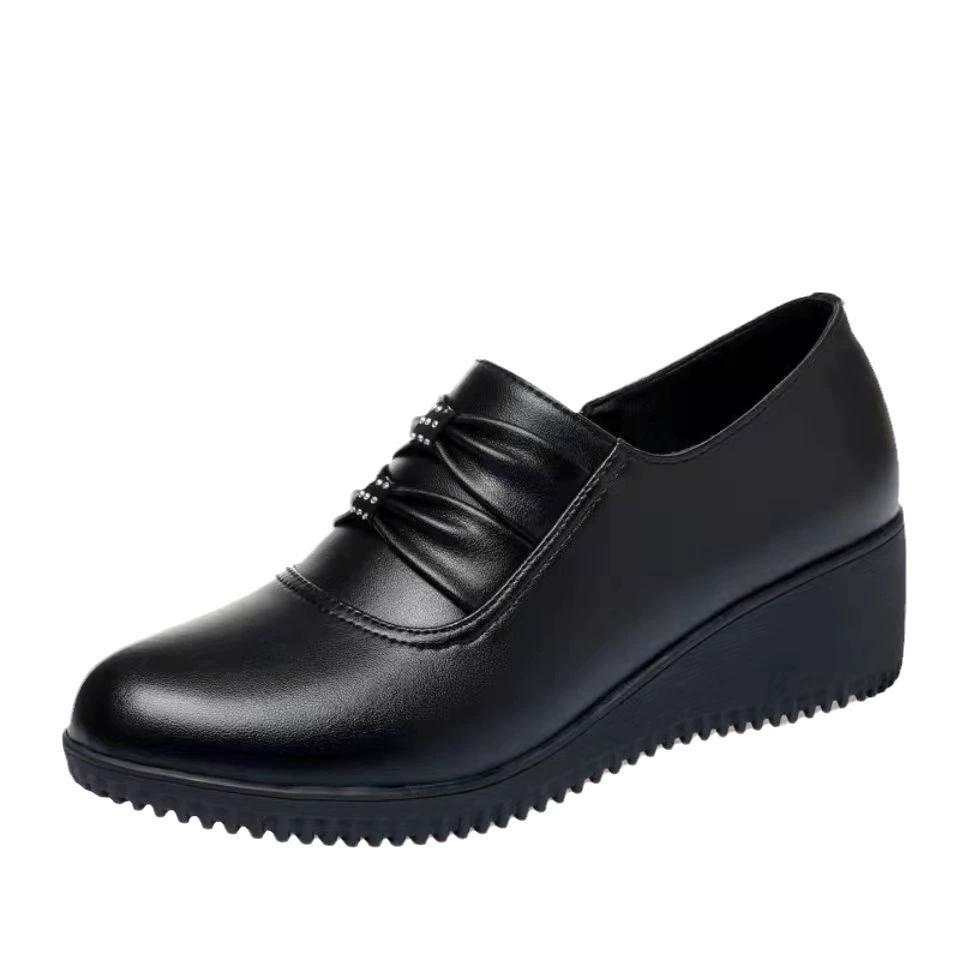 Мягкая кожа Мягкая подошва Маленькие кожаные туфли мамы Весенне-осенние новые модели Мягкая подошва Противоскользящие Туфли на наклонном каблуке 41