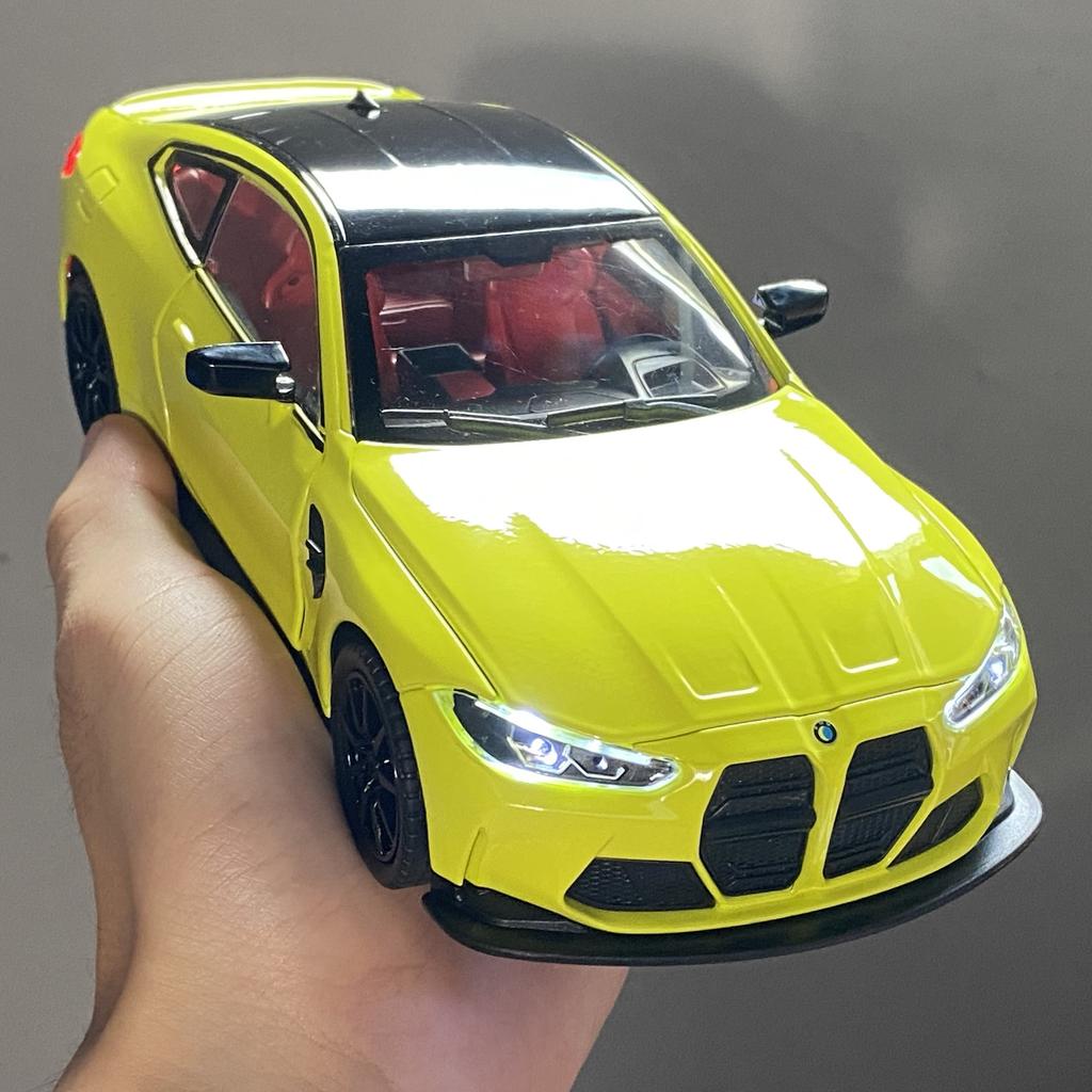 1:24 BMW M4 High Performance Sports Coupe Alloy Diecast Model Car High Simulation Games Child Racing Vehicle With Friend Present