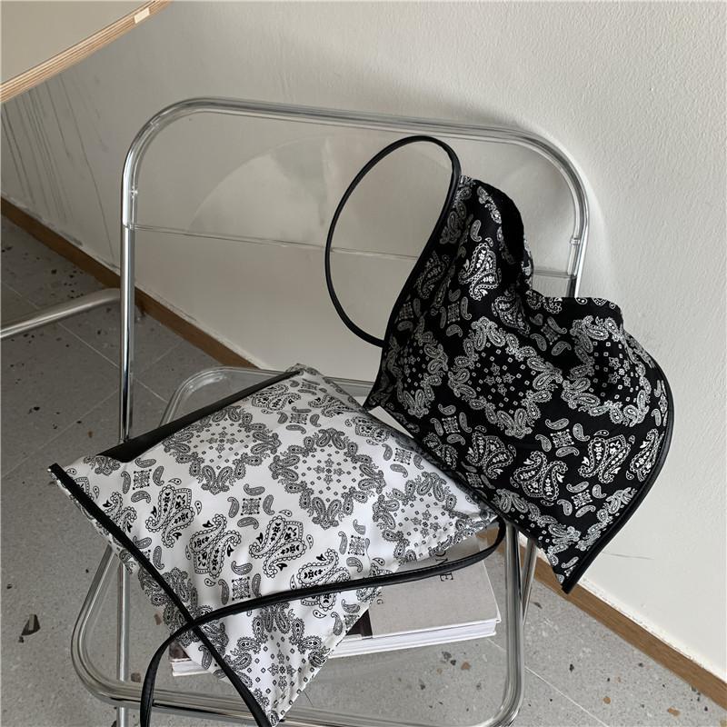 Women's New Fashion Korean Edition Women's Bag Single Shoulder Casual Cashew Flower Bag Single Shoulder Bag Totem Printed Casual Women's Bag