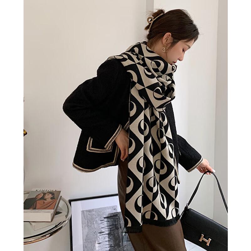 VICTORIA&VERA Color-Block Frayed Edge Scarf