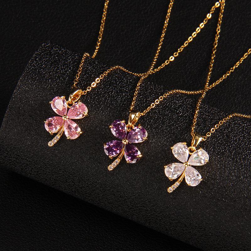 Zircon French Light Luxury Gold Inlaid Necklace Niche Design Four-leaf Clover Flower Pendant Titanium Steel Collarbone Chain New