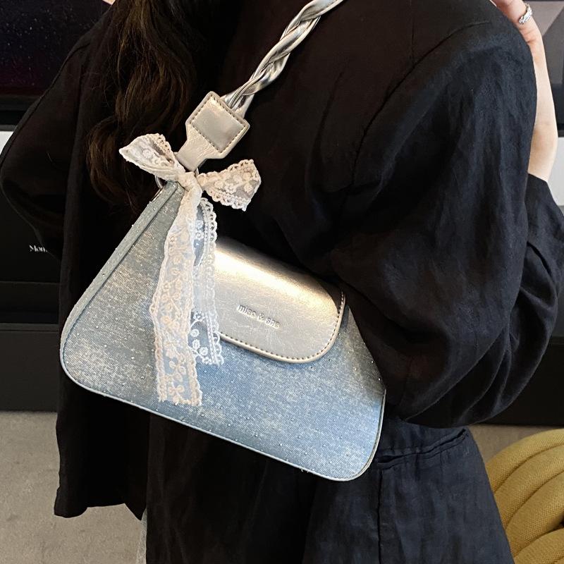 Women's bag 2025 new shoulder messenger bag Internet celebrity Korean version change bag foreign style silk scarf contrasting color underarm bag tide