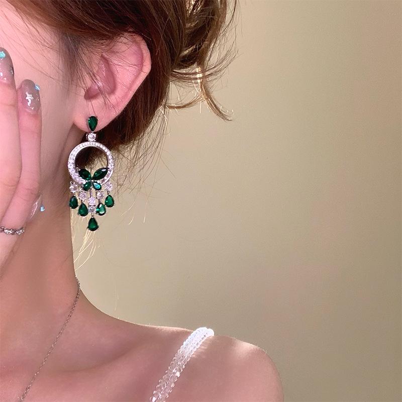 Exquisite Butterfly Tassel Earrings & Necklace Set: Light Luxury, Striking Design