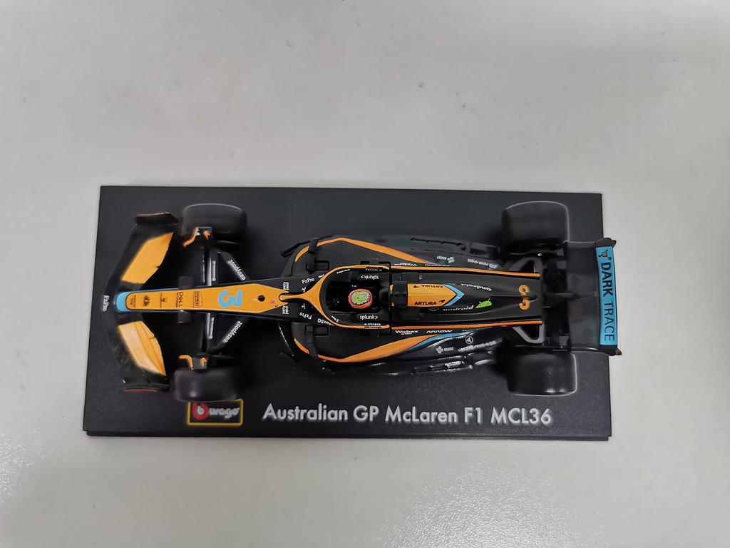Bburago 1:43 Signature Series 2022 F1 McLaren MCL36 Daniel Ricciardo Race Sports Car Diecast Model
