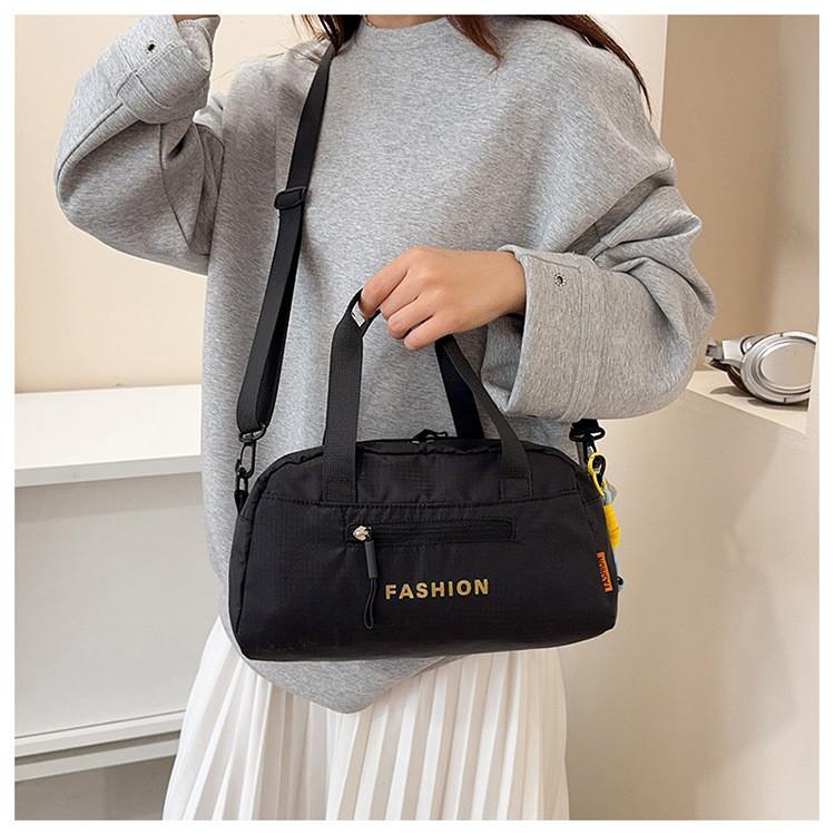 Outdoor Large Capacity Nylon Crossbody Bag With Zipper Pockets For Casual Travel