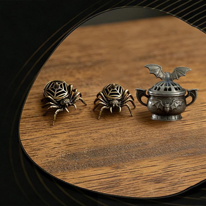 Vintage Alloy Incense Burner Stick Holder Three Legged Hollow Out Mini Sandalwood Censer Incense Burner Home Decoration