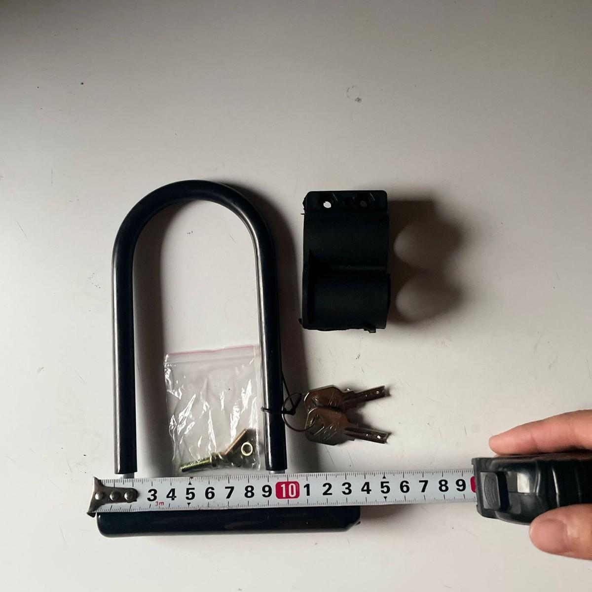 

Багатоцільовий протиугінний U-замок для велосипедів, мотоциклів та електромобілів з кронштейном Base length 13 cm чорний