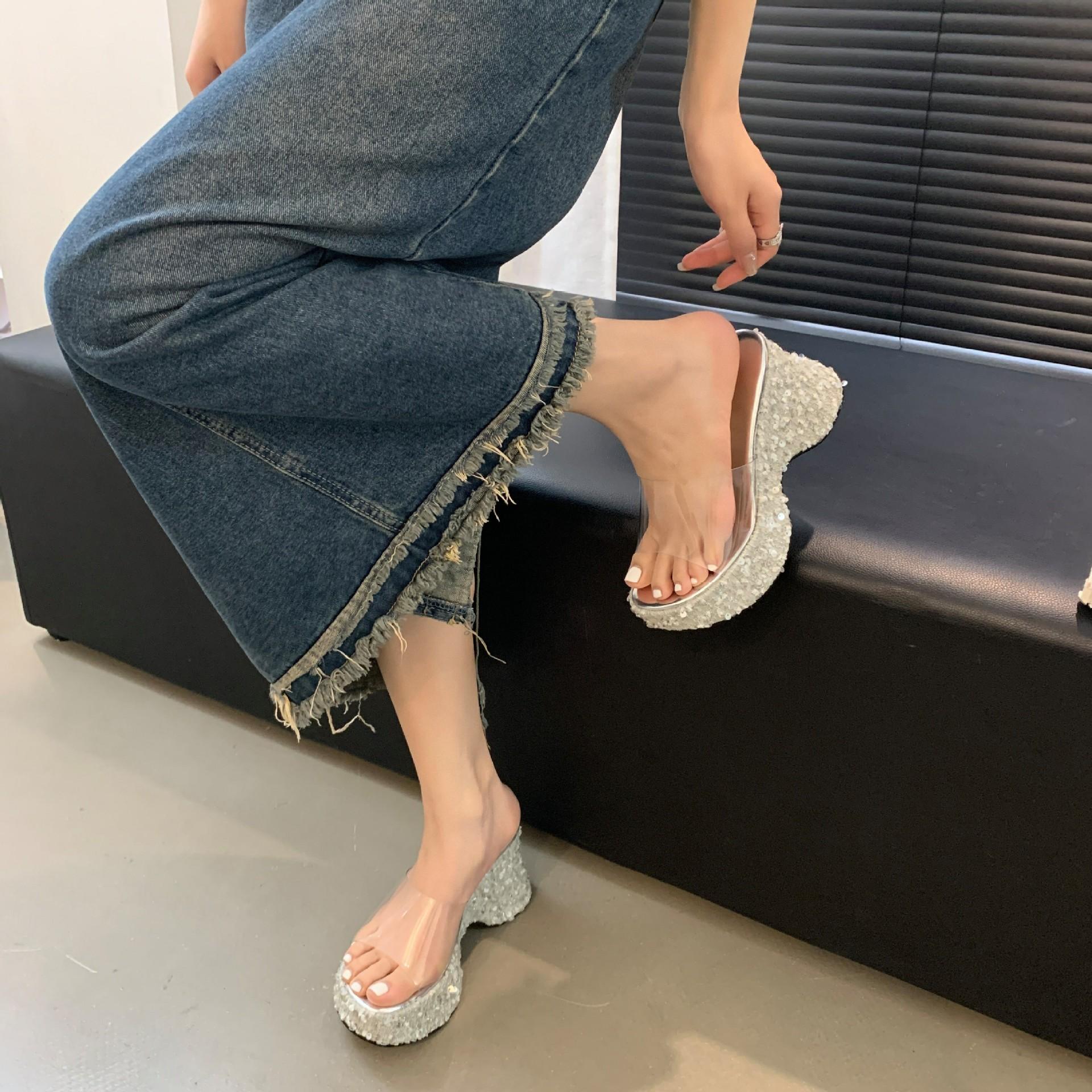

Transparent muffin platform slippers one-word medium and high heels outer wear women s shoes sandals drag sequins 34 чорний