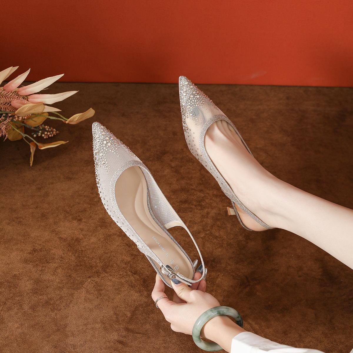

Туфли свадебные женские на тонком каблуке с острым носком из сетки с полным бриллиантом, не утомляющие, с красивым темпераментом, босоножки женские летние на высоком каблуке 39 шампанского
