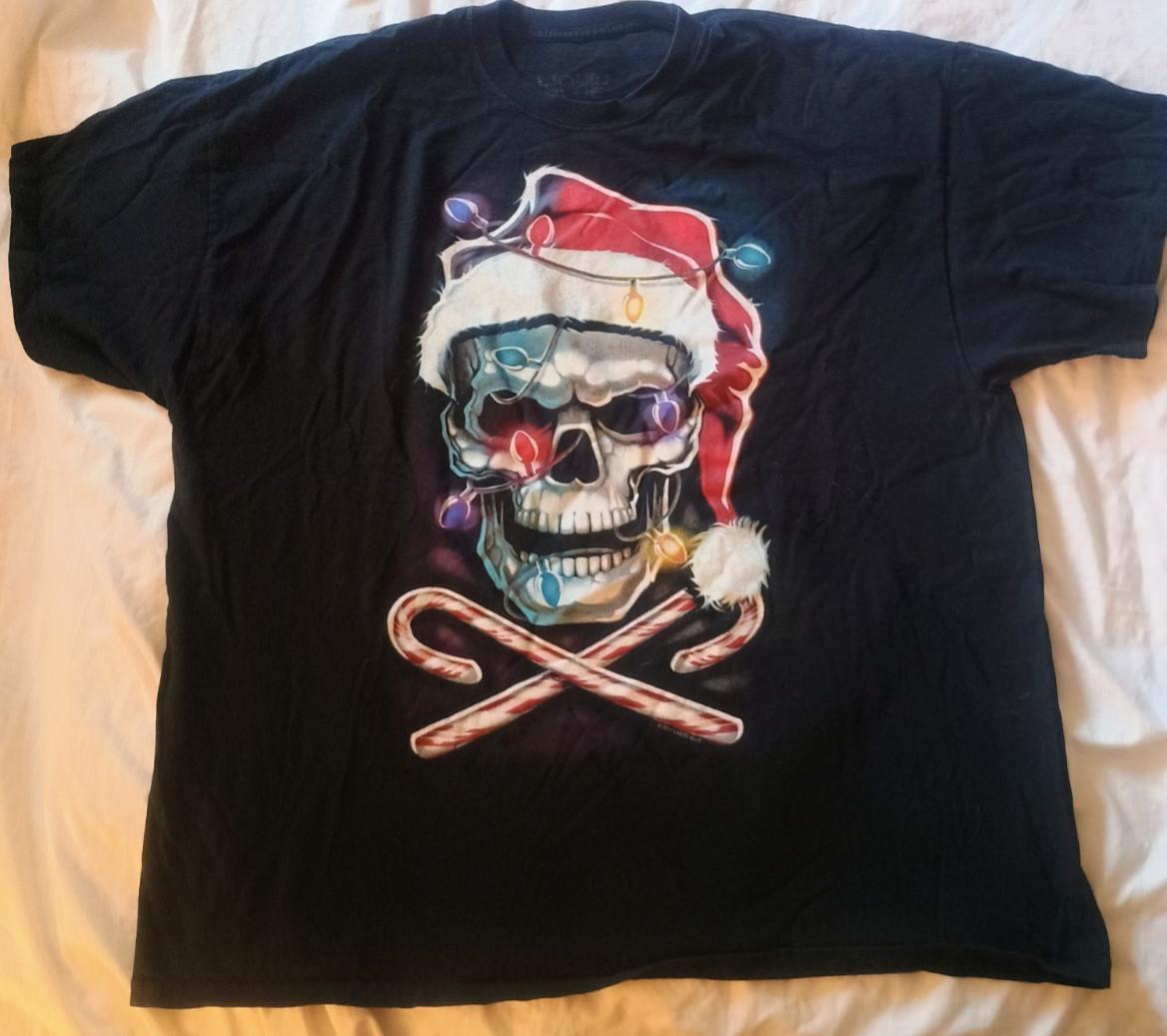 Liquid Blue Skull & Cross Canes Christmas 2016 T-Shirt Mens XXL S разноцветный