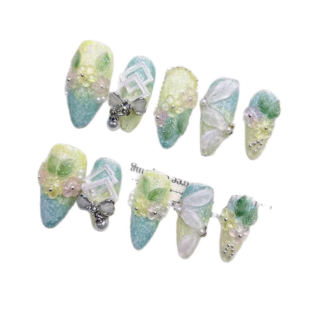 Green Hand-Painted Gradient Spring Nail Art - Fresh, Purely Handmade Wearable Nails for Boutique Retail.