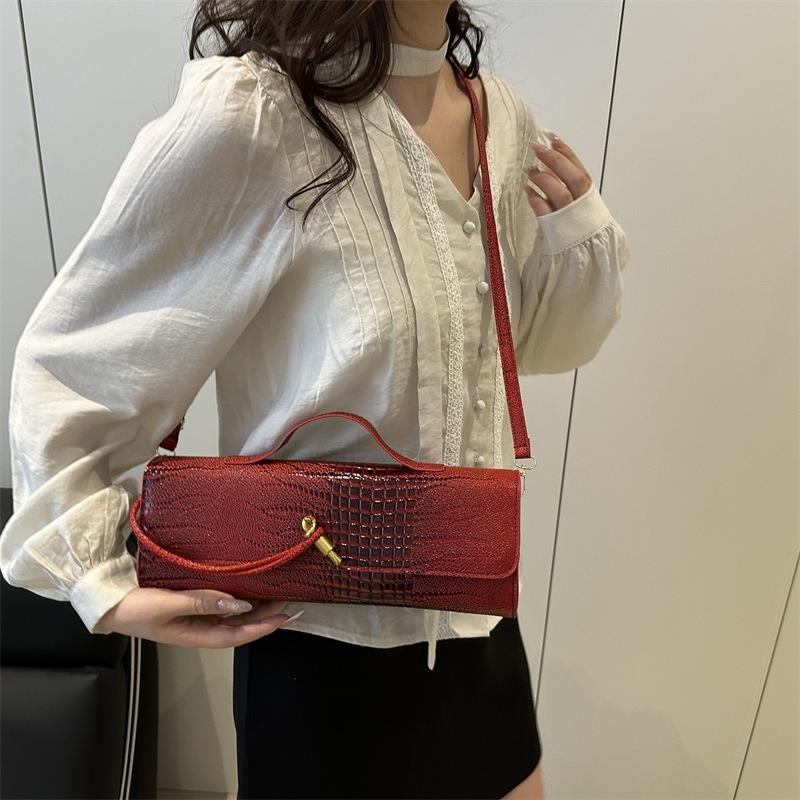 Hot-selling snake pattern clutch bag, organ bag, horizontal light luxury small square bag, portable shoulder messenger dinner bag
