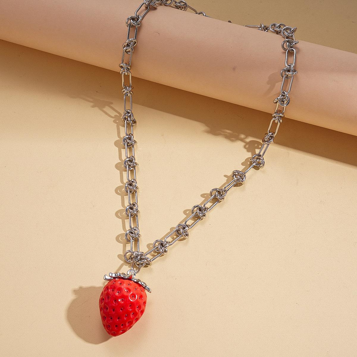 

Imitation pearl resin beaded round asymmetric strawberry necklace personalized item