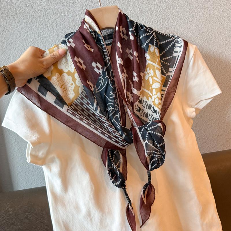 Japanese Retro Polka Dot Cotton and Linen Triangle Scarf Silk Scarf Women's Thin Neck Protection Scarf High-end Neck Scarf