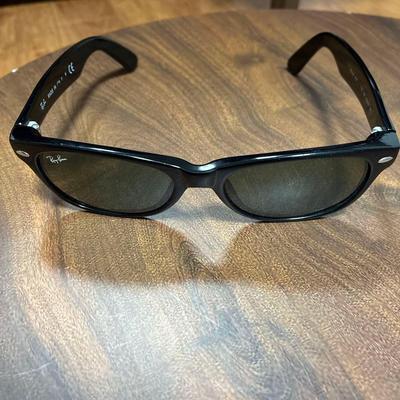 Used Ray-Ban WAYFARER RB2132 Sunglasses Black