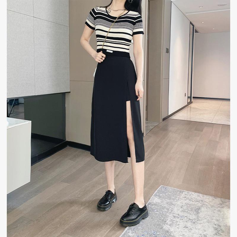 

2025 High Waist Black A-Line Midi Skirt with Irregular Slit for a Slimming, Taller Look Extra Small чёрный