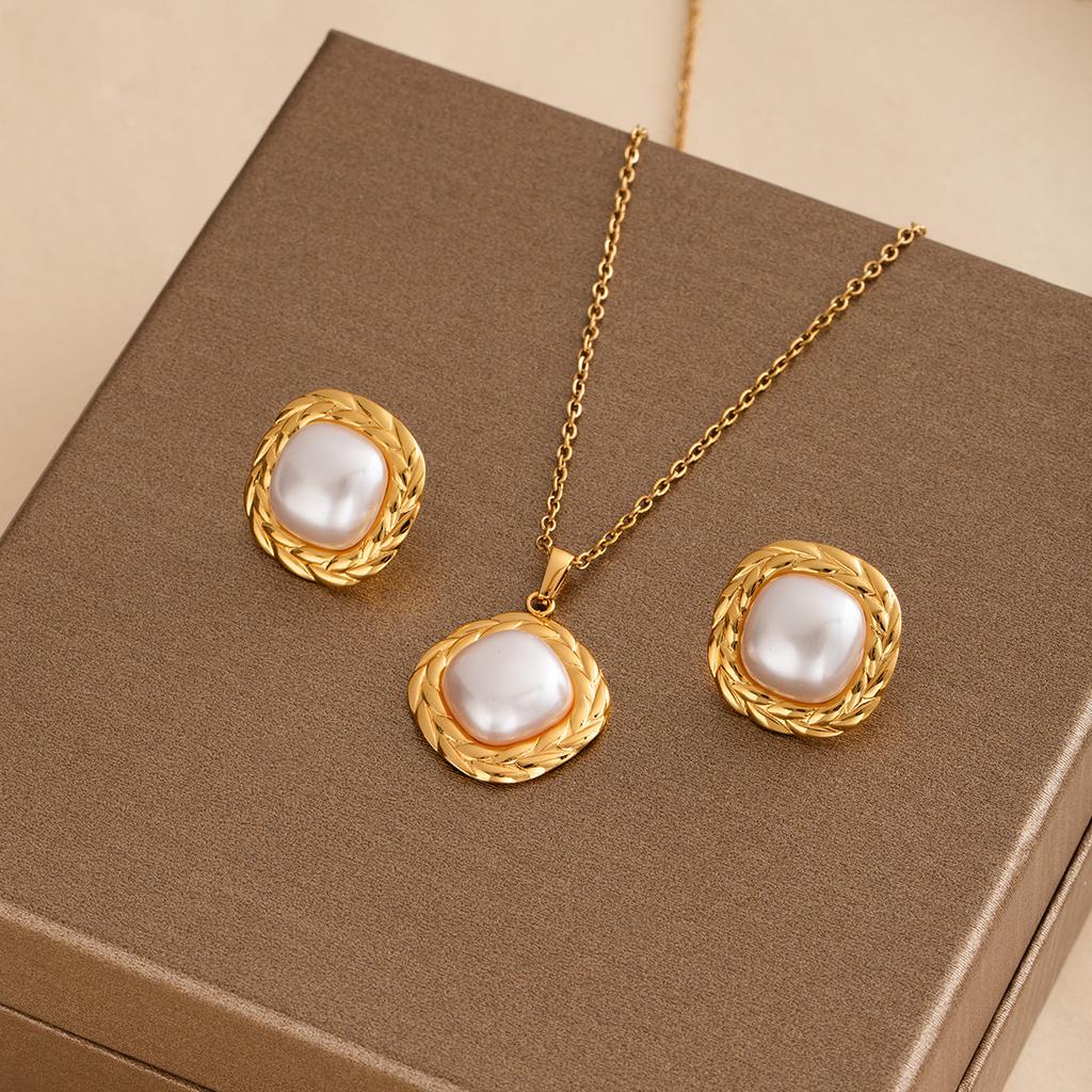 French Retro Light Luxury Metal Style Geometric Star Pearl Stud Earrings Necklace Set High-End Niche Earrings