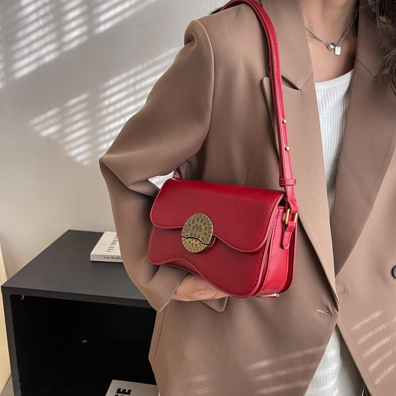 Small Retro Fashion Shoulder Bag Urban Minimalist Style Pu Material Crossbody Bag