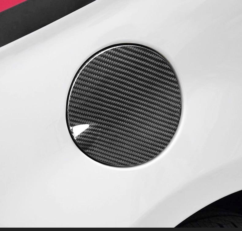 Naklejka na osłonę wlewu paliwa z włókna węglowego do Fiata 500