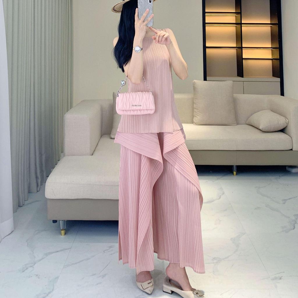 Elegant Summer Two-Piece Set: Irregular Top & Seaweed Wide-Leg Pants for Women