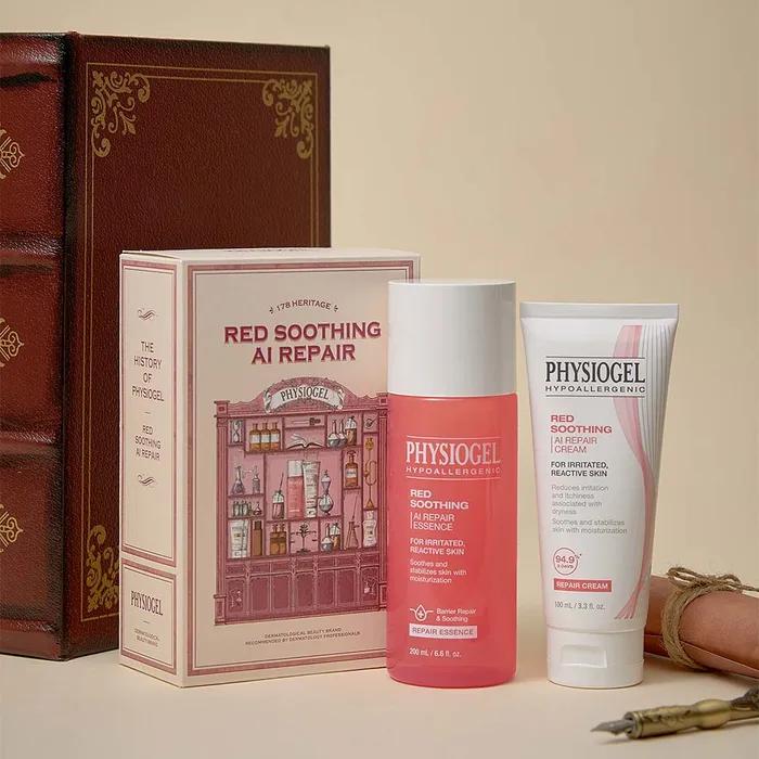 

Physiogel_178 Набор для увлажнения и восстановления барьера кожи Heritage Edition, лимитированная серия (Крем 100 мл + Эссенция 200 мл)