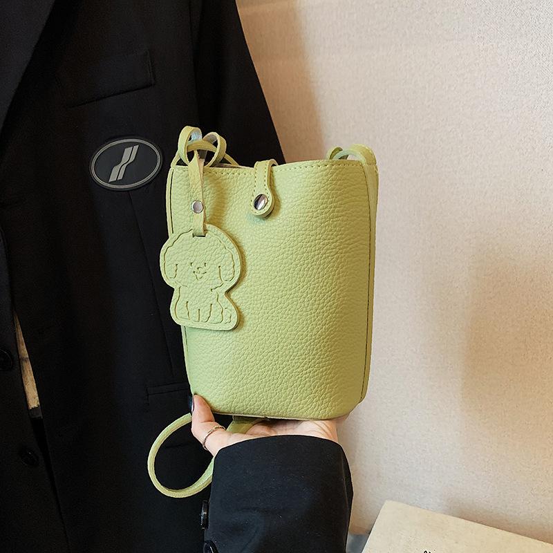 

Сумка-тоут с узором личи, женская, 2025, новая мода и досуг, простая однотонная вертикальная сумка для мобильного телефона, сумка через плечо, сумка-мессенджер зелёный