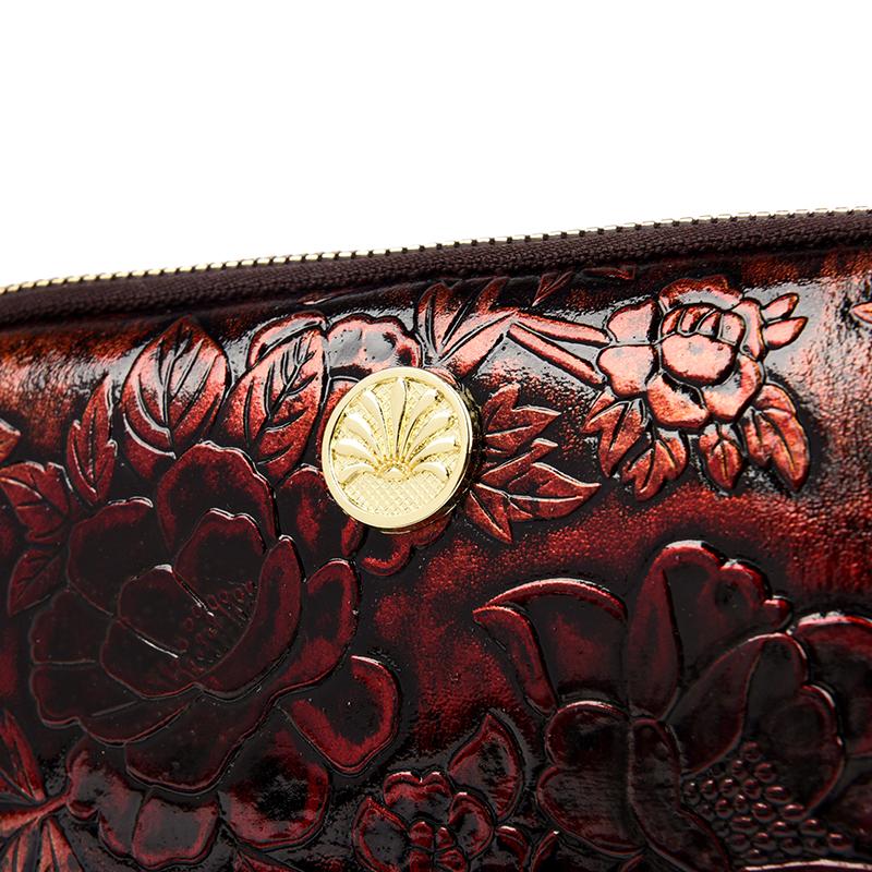 Elegant Embossed Floral Zipper Wallet for Women – Vintage Clutch with Gold Accent