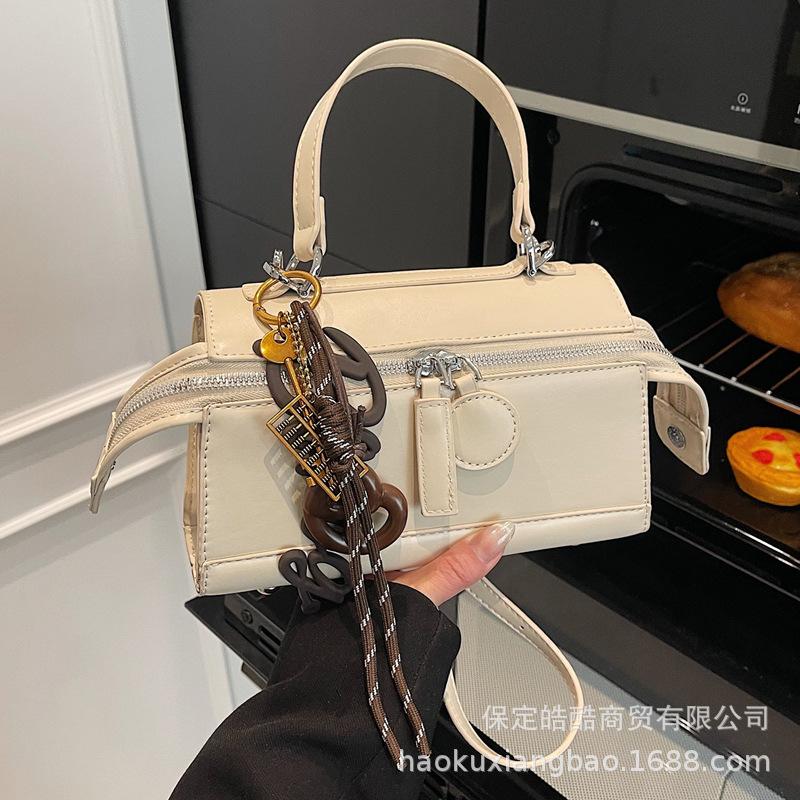 High-end Hand Bag Women's 2025 New Popular Fashion High-end Shoulder Bag Super Fire Crossbody Pillow Bag