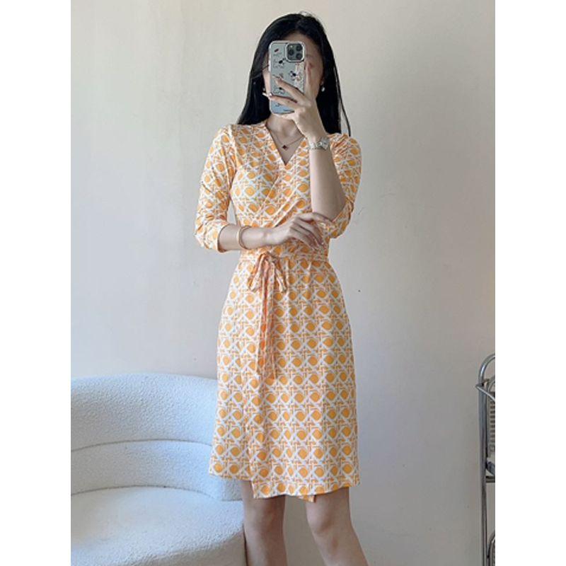 

2025 Fashion Big Brand Yellow V-neck D * F Slim Dress Dress High Waist Wrap Skirt Silm Seaside Beach Vacation Skirt Model same style (yellow plaid skirt) XL