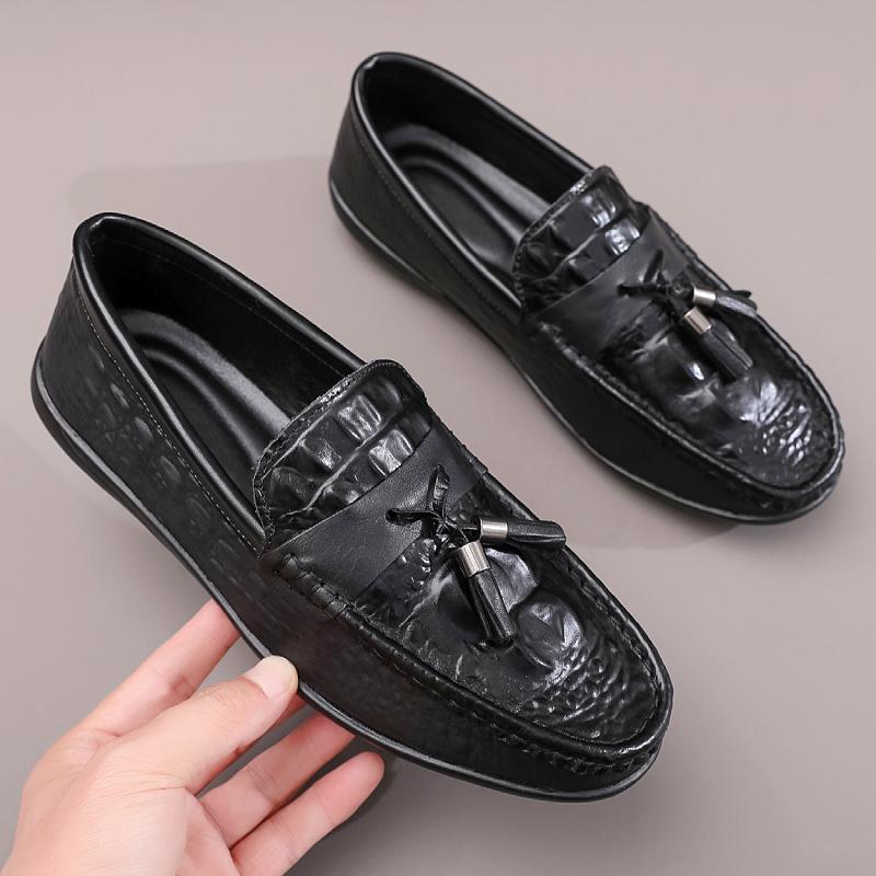 Fashion Men Genuine Leather Loafers Slip On Casual RetroTravel Men Shoes Soft Luxury  Adulto Shoes for Man Tassel Loafers Male Moccasins
