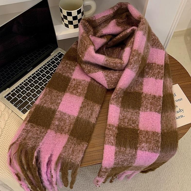 New Fashionable Versatile Knitted Scarf Winter Yu Shuxin Black and White Plaid Couple Cold Protection and Warm Women