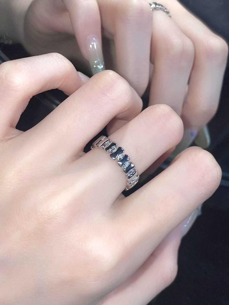 Niche Design, Advanced Sense, Cold Wind Fold, Couple Stacking, Texture Opening Ring, Female Index Finger Ring
