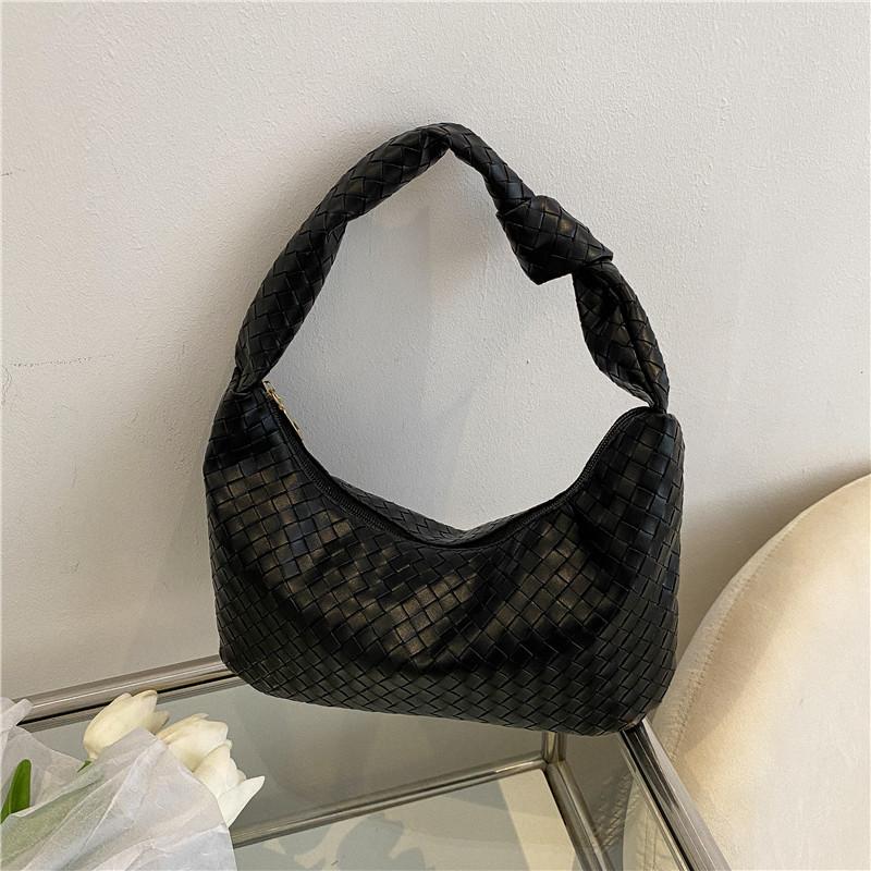 Trendy Small Pu Handbag For Women With Chic Diamond Pattern And Soft Design