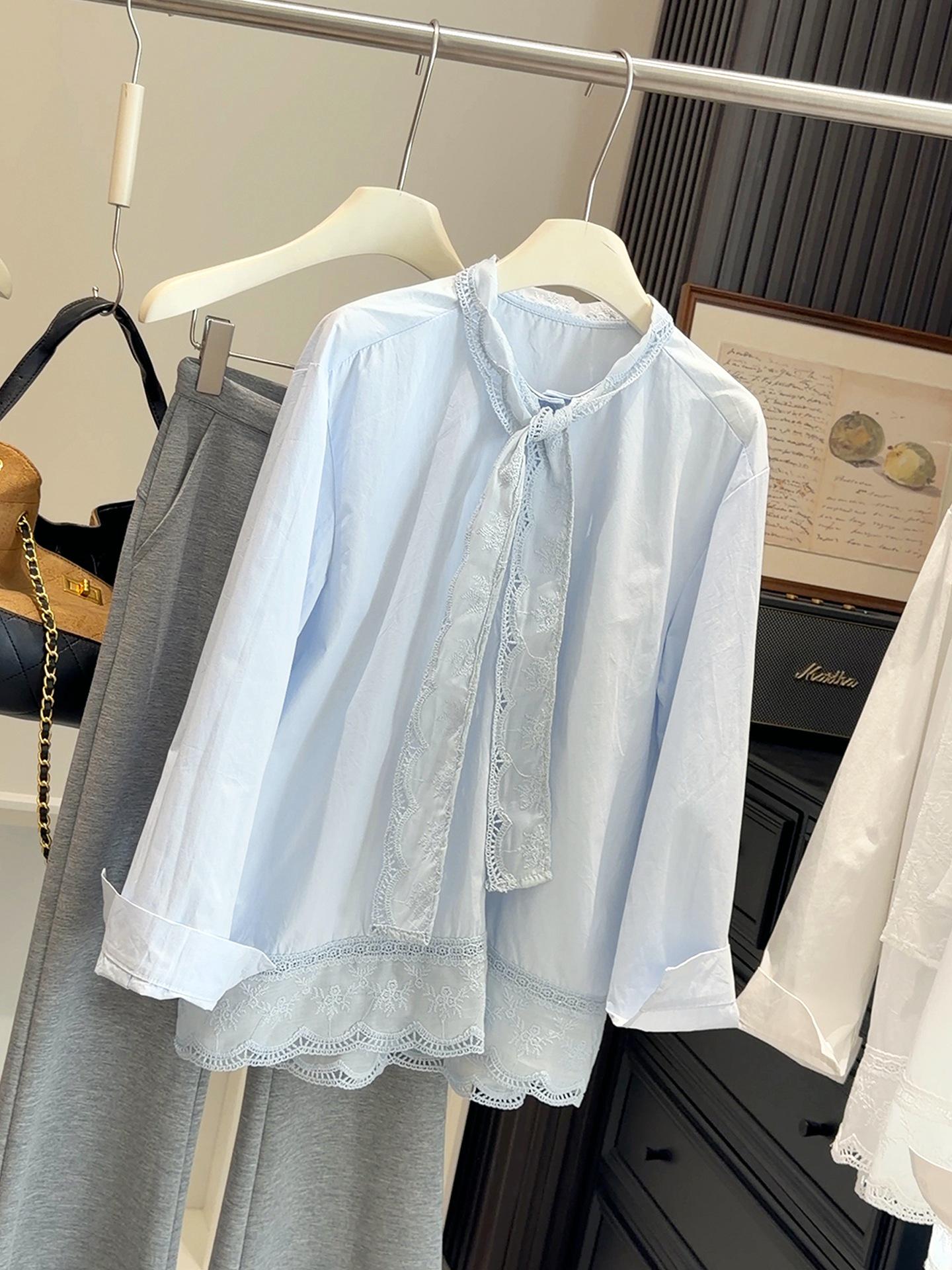 

Women s Long-Sleeve French White Lace Tie-Up Shirt: Mid-Length, Loose Fit, Embroidered, Layered Design for Spring/Autumn. One Size світло-синій колір