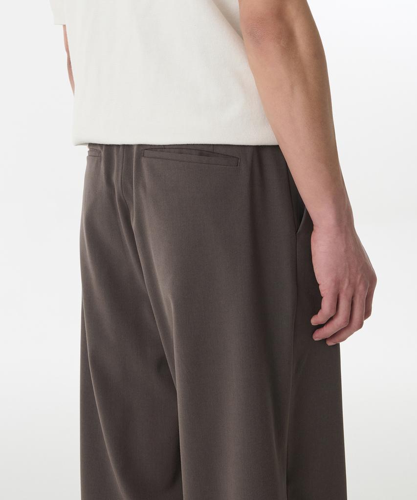 MUSINSA STANDARD One-Tuck Loose Tapered Hidden Banding Slacks [Van Dyke Brown]